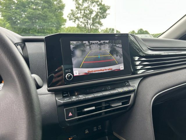 Used 2025 Toyota Camry LE FWD image 24