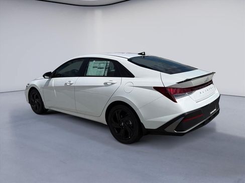New 2026 Hyundai Elantra SEL Sport FWD image 3