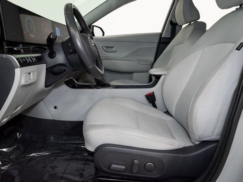 Used 2025 Hyundai Kona SEL FWD image 12