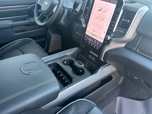 New 2026 RAM 2500 Laramie AWD/4WD image 16