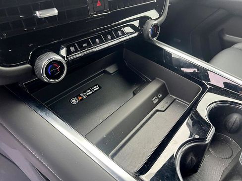 Used 2025 Chevrolet Tahoe Z71 w/ Comfort Package image 23