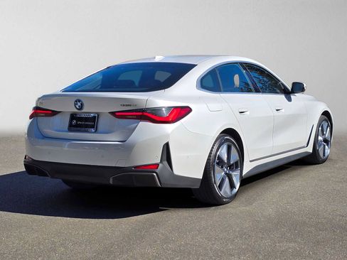 Used 2023 BMW i4 eDrive35 w/ Premium Package RWD image 3