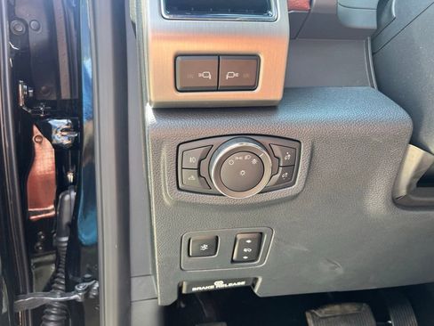 Used 2022 Ford F350 Platinum AWD/4WD image 41