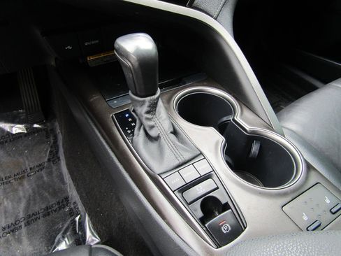 Used 2021 Toyota Camry XSE image 20