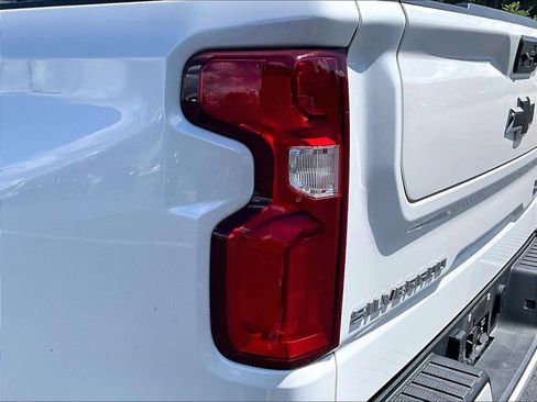 Used 2022 Chevrolet Silverado 1500 High Country w/ High Country Premium Package AWD/4WD image 35