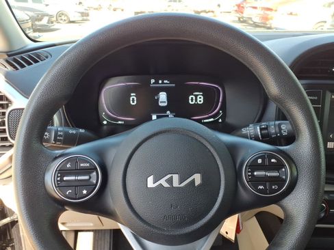 Used 2023 Kia Soul LX FWD image 17