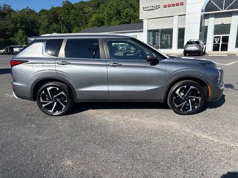 Used 2023 Mitsubishi Outlander SE AWD/4WD image 5