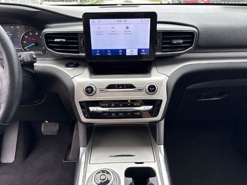 Certified 2022 Ford Explorer XLT w/ Equipment Group 202A image 23