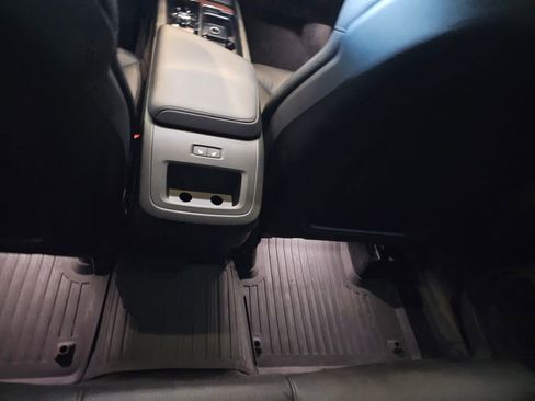 Certified 2023 Volvo XC60 B5 Plus w/ Climate Package AWD/4WD image 17