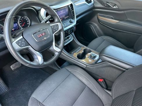 Used 2022 GMC Acadia SLE image 10