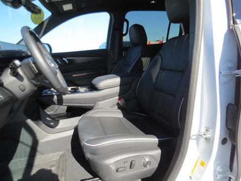 Used 2025 Buick Enclave Avenir w/ Super Cruise Package image 15