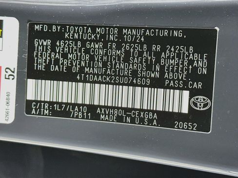Used 2025 Toyota Camry XLE FWD image 37
