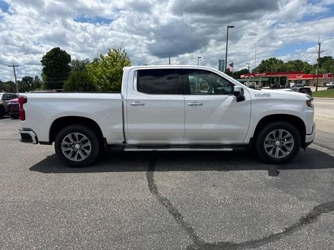 Used 2020 Chevrolet Silverado 1500 High Country w/ Technology Package AWD/4WD image 6