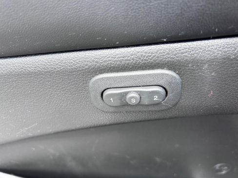 Used 2022 Jeep Grand Cherokee Limited image 21