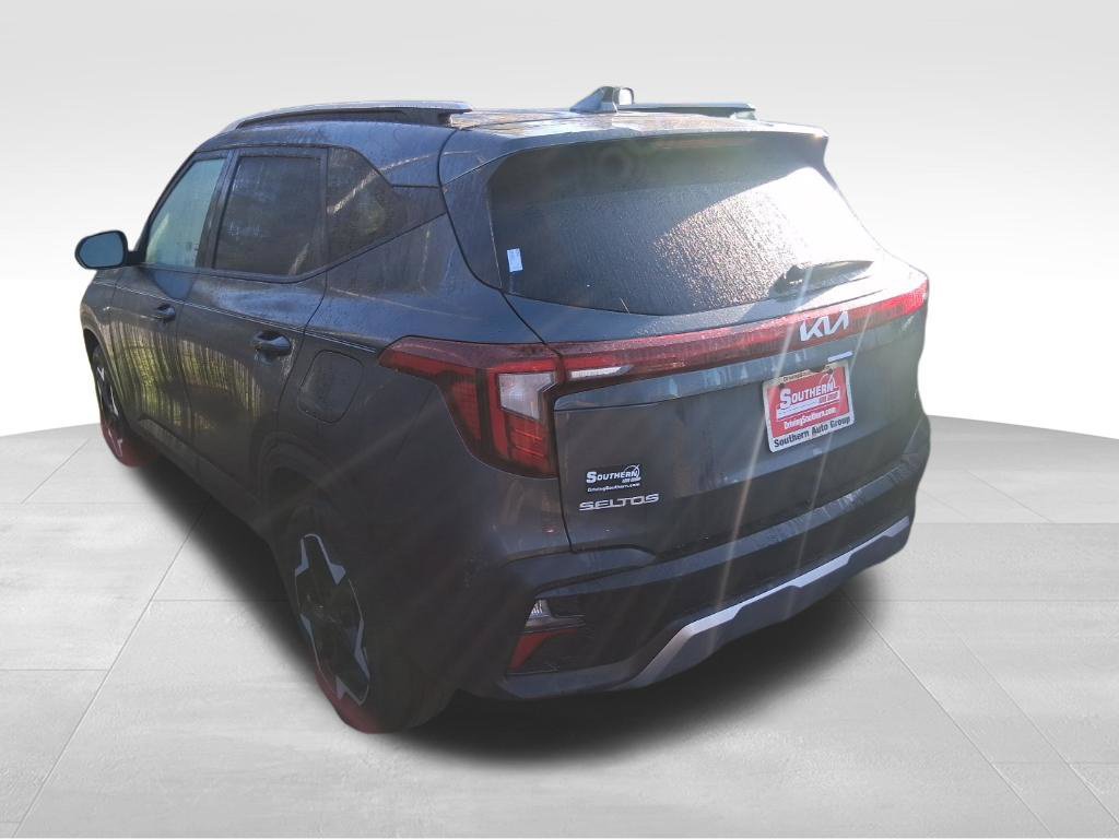 Used 2025 Kia Seltos S AWD/4WD image 6