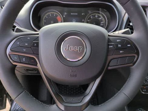 Used 2022 Jeep Cherokee Trailhawk w/ Premium Leather Package AWD/4WD image 22