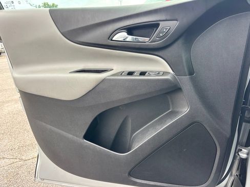 Used 2022 Chevrolet Equinox LT FWD image 12