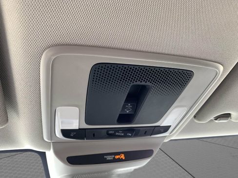 Certified 2026 Honda HR-V EX-L image 33