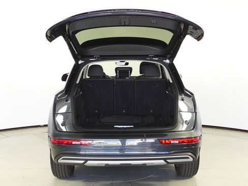 Used 2023 Audi Q5 2.0T Premium w/ Convenience Package image 10