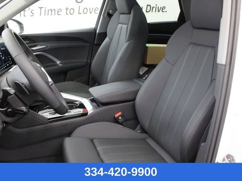 New 2025 Audi Q5 Prestige image 14