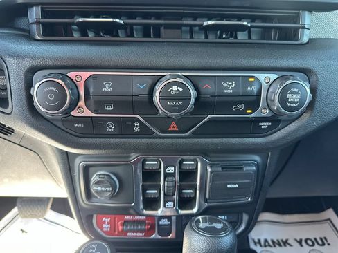 Used 2025 Jeep Wrangler Unlimited Sport AWD/4WD image 24