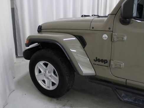 Used 2020 Jeep Gladiator Sport w/ Quick Order Package 24S AWD/4WD image 33