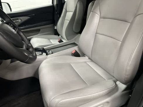 Used 2020 Honda Pilot Touring image 10