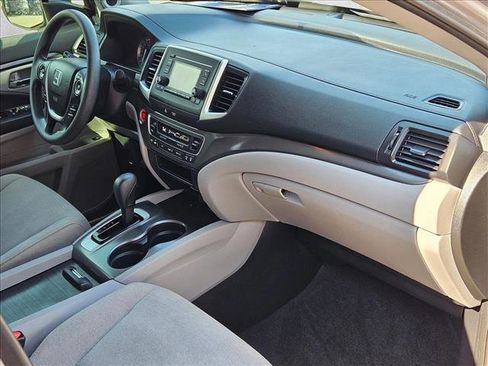 Used 2018 Honda Pilot LX image 22