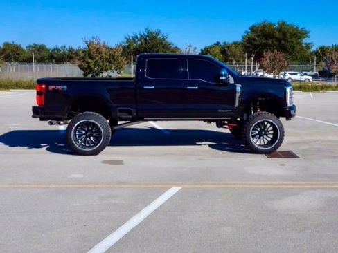 Used 2024 Ford F250 Platinum w/ FX4 Off-Road Package AWD/4WD image 24