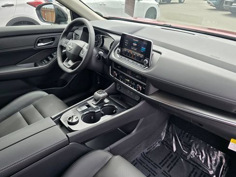 Used 2026 Nissan Rogue Dark Armor AWD/4WD image 11