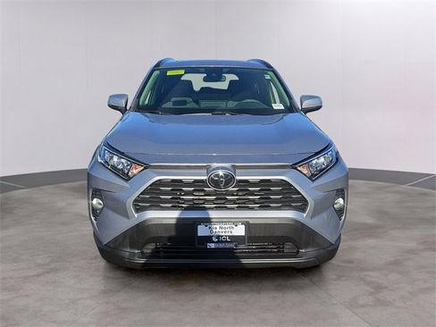 Used 2019 Toyota RAV4 XLE image 2