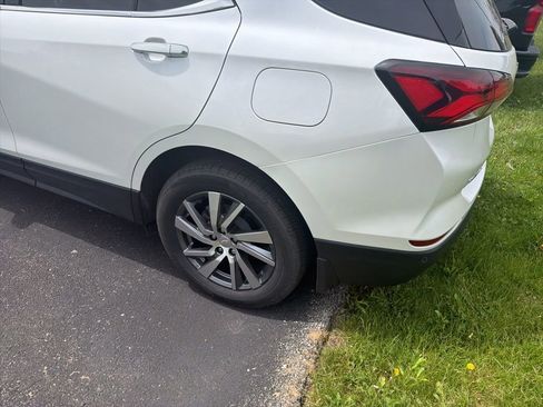 Used 2024 Chevrolet Equinox Premier image 7