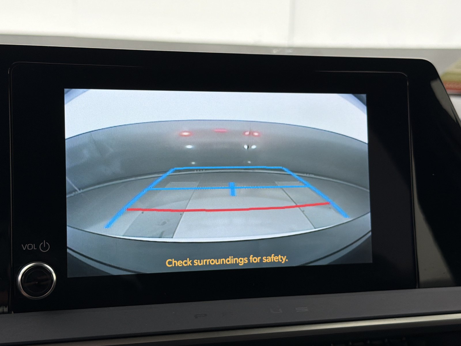 Certified 2025 Toyota Prius XLE FWD image 30