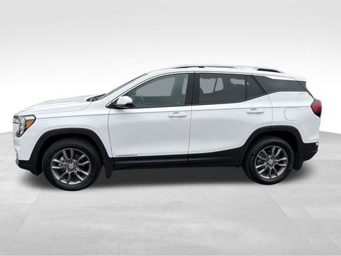 Used 2024 GMC Terrain SLT w/ LPO, Floor Liner Package image 2