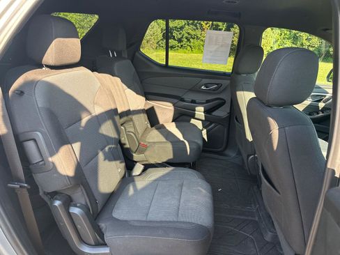 Used 2023 Chevrolet Traverse LT AWD/4WD image 23
