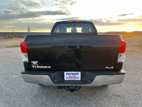 Used 2011 Toyota Tundra 4x4 Double Cab w/ Tow Pkg image 4