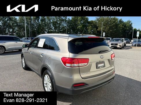 Used 2017 Kia Sorento FWD image 7