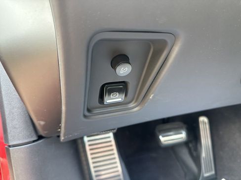 Used 2023 Chevrolet Corvette Stingray Premium Conv w/ Z51 Performance Package image 21