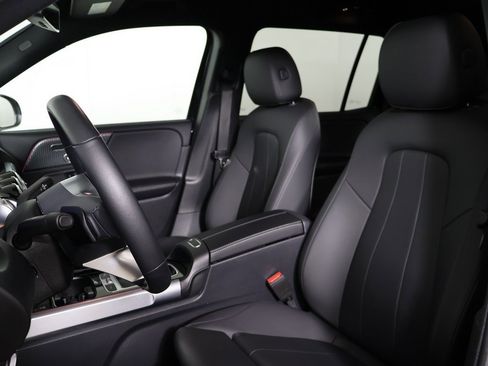 Used 2025 Mercedes-Benz GLB 250 4MATIC image 26