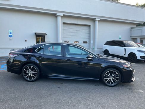 Used 2022 Toyota Camry SE w/ Carpet Mat Package (TMS) FWD image 4