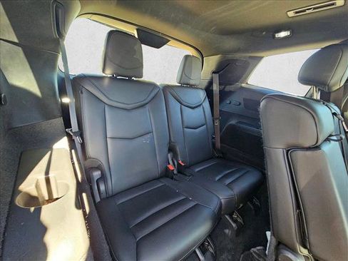 Used 2023 Cadillac XT6 Luxury image 16