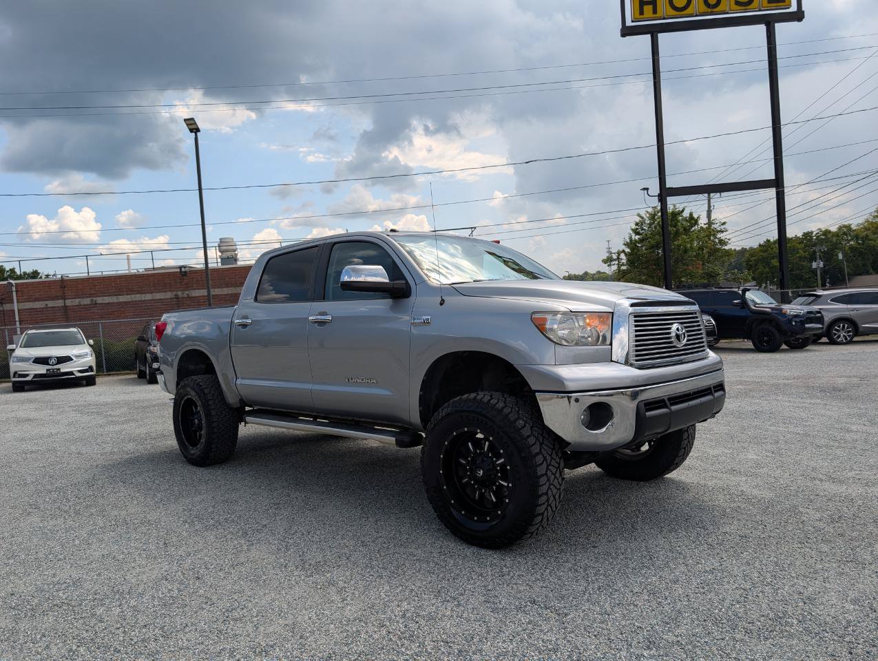 Used 2011 Toyota Tundra Limited w/ Platinum Pkg AWD/4WD image 3