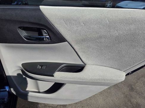 Used 2013 Honda Accord LX image 12