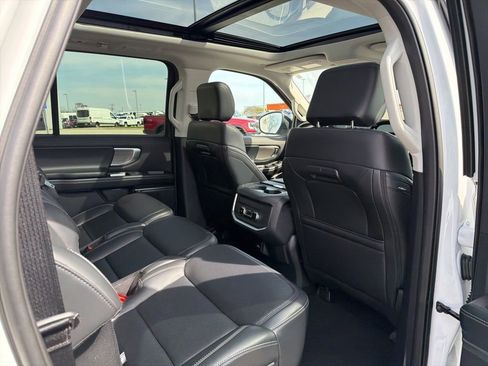 Certified 2025 Ford Expedition Max Platinum image 19