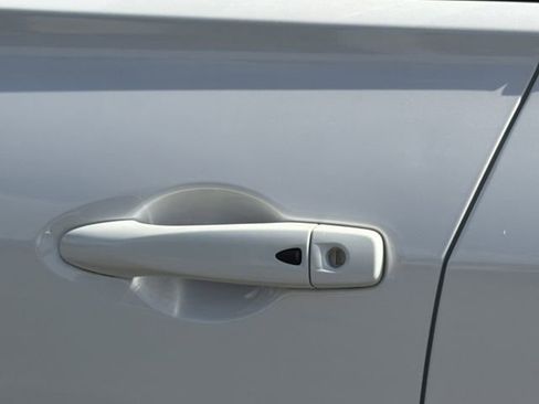 Certified 2024 Nissan Kicks SR w/ SR Premium Package image 33