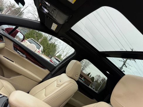 Used 2017 Cadillac XT5 Luxury w/ Driver Awareness Package image 26