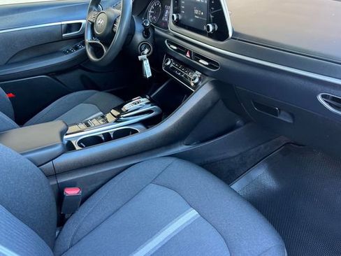 Used 2021 Hyundai Sonata SE w/ Cargo Package image 16