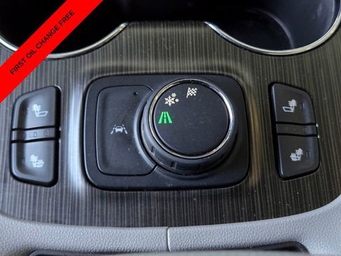 Used 2023 GMC Acadia SLT FWD image 26