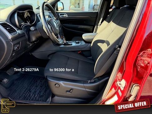 Used 2021 Jeep Grand Cherokee Laredo image 13