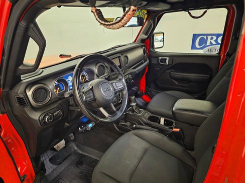 Used 2021 Jeep Gladiator Sport AWD/4WD image 3